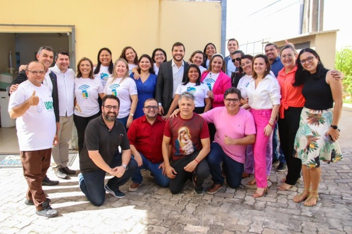 Washington Bandeira visita Canal Educação e realiza reunião on-line com diretores