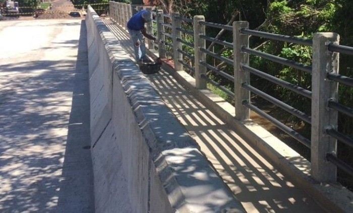 Obra de construção de ponte de concreto em Miranda chega na reta final