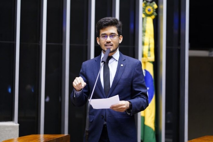 O autor da proposta, deputado Kim Kataguiri - (Foto: Pablo Valadares /Câmara dos Deputados)