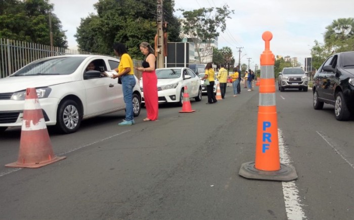 Detran-PI realiza intervenção educativa em avenida de Teresina no Dia Mundial da Não-Violência