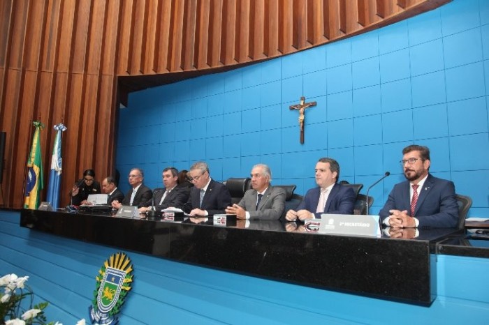 Aliada dos poderes constituídos, ALEMS é enaltecida na posse dos deputados estaduais