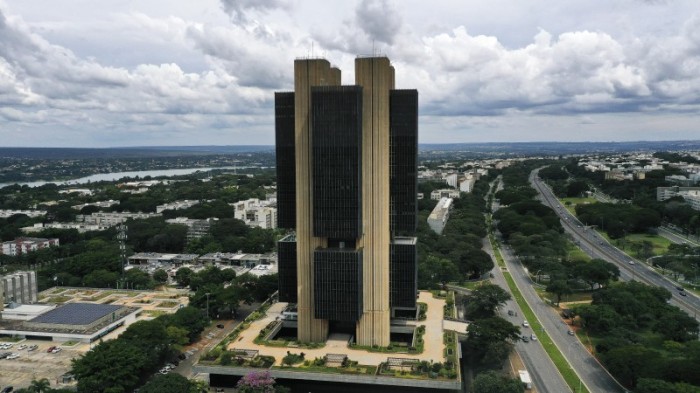 Copom mantém juros básicos da economia em 13,75% ao ano