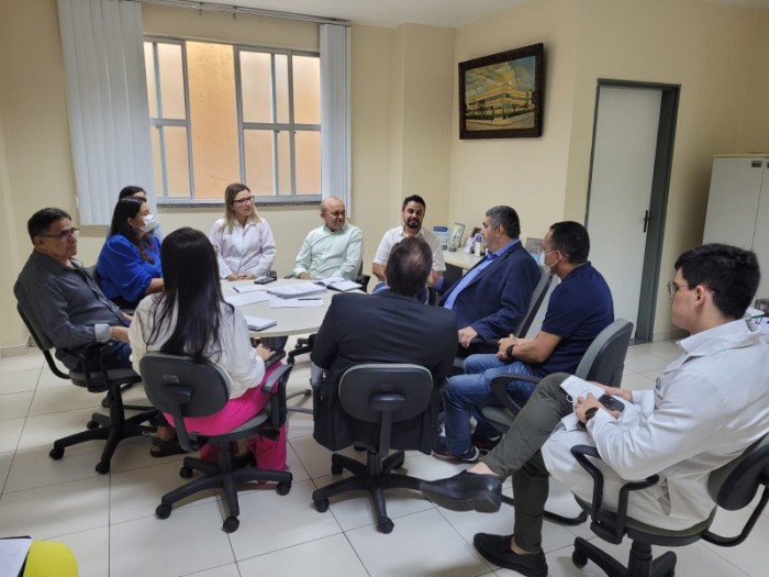 Secretário da Saúde se reúne com equipe do HGV para tratar de demandas do hospital