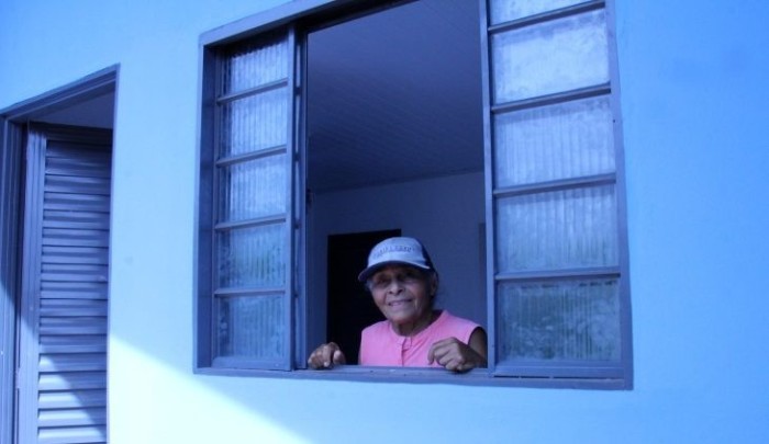 Mais famílias da comunidade Cidade de Deus recebem casa própria