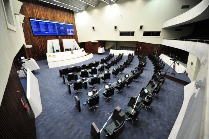 Assembleia Legislativa retoma sessões nesta segunda-feira (2) com a presença do governador / Créditos: Sandro Nascimento/Alep