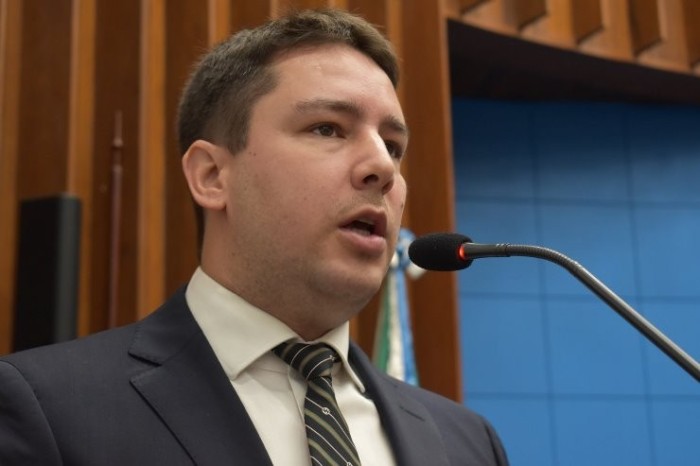 Deputado João Henrique reapresenta PL que proíbe dupla punição ao consumidor de energisa