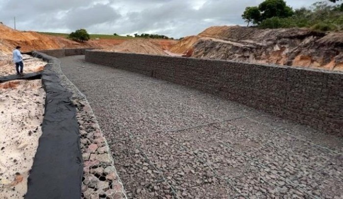 Com controle de erosão, pavimentação da Sul-Fronteira avança entre Coronel Sapucaia e Paranhos