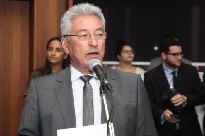 Hashioka reivindica asfalto em rodovia que passa pelo Instituto Federal de Nova Andradina