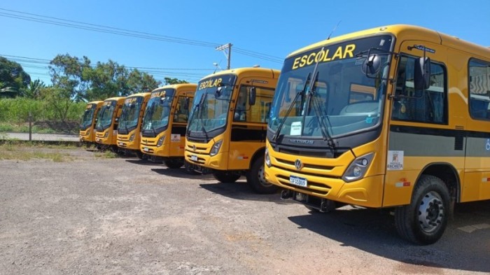 Sedu realiza entrega de veículos escolares ao município de Anchieta