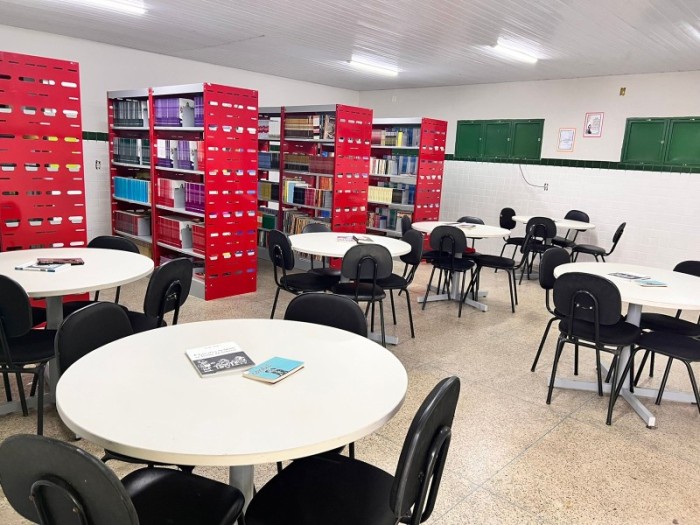 Seduc distribui 77 mil novos exemplares para bibliotecas de escolas de tempo integral