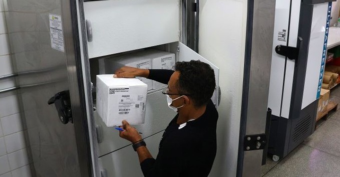 SES realiza nesta sexta-feira entrega de vacinas contra a covid-19 aos municípios