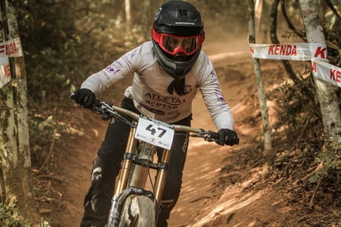 Capixaba Nara Faria vai disputar 1ª Taça de Portugal de Downhill