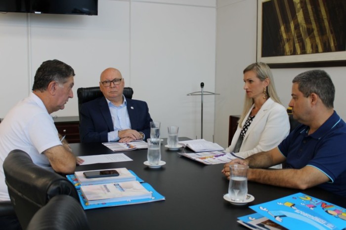 Educação e município de Florianópolis discutem parceria para sanar problema de falta de vagas no Norte da Ilha