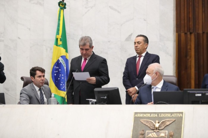Posse dos deputados Pedro Paulo Bazana e Wilmar Richembach, ambos do PSD, ocorreu na sessão plenária desta quarta-feira (1º). / Créditos: Orlando Kissner/Alep