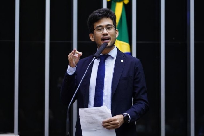 O autor da proposta, deputado Kim Kataguiri - (Foto: Pablo Valadares / Câmara dos Deputados)