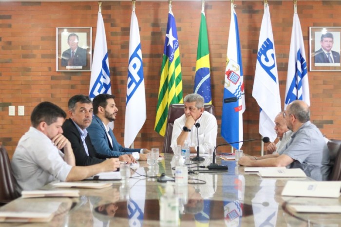 Governo discute propostas de educação profissional com representantes do Sistema S