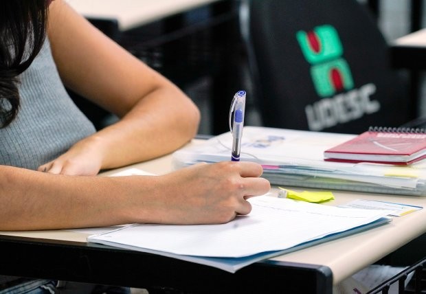 Udesc aplica reajustes históricos em bolsas e auxílios de graduação e de pós