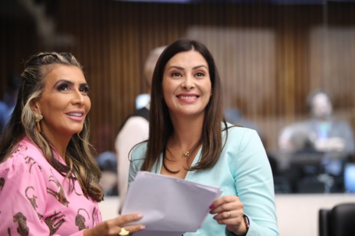 As deputadas Mabel Canto (à dir.) e Flávia Francischini comandarão o encontro. Outras quatro parlamentares – suplentes na Comissão – também vão ocupar a cadeira de titulares: Ana Júlia (PT), Marcia Huçulak (PSD), Marli Paulino (SD) e Cantora Mara Lima (Re