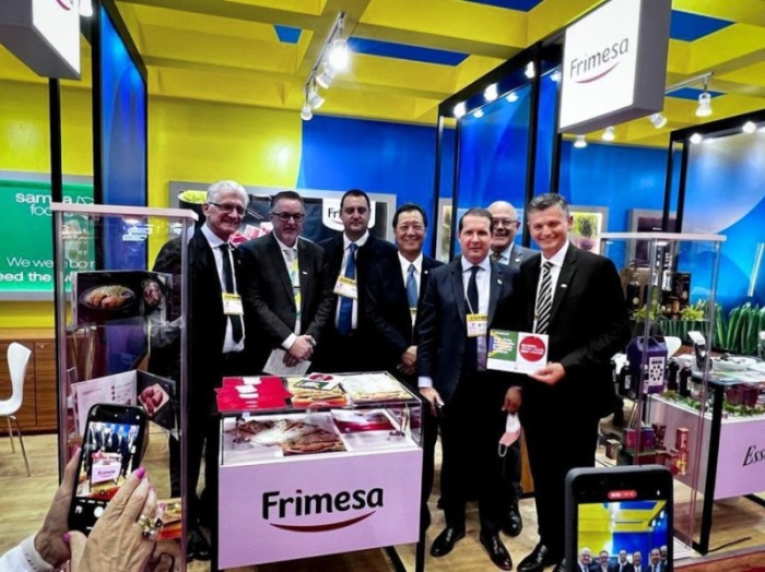 O lado do governador Ratinho Junior e demais membros da comitiva paranaense, Micheletto participou da feira Foodex Japan 2023, no Makuhari Messe International Convention Complex Chiba, em Tóquio. / Créditos: Divulgação/Assessoria Parlamentar