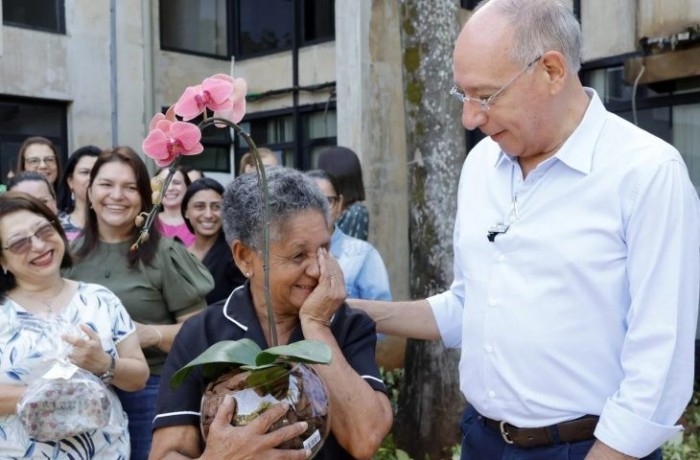 Há 38 anos no Estado, Lurdinha formou um filho e hoje trabalha com ele na Infraestrutura