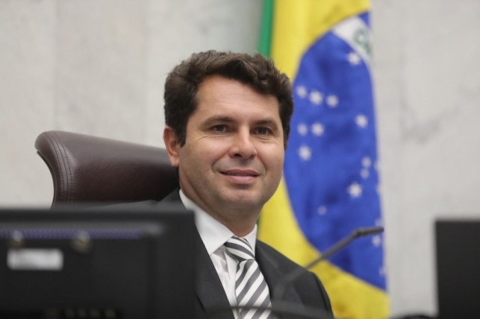 “Como grande homenagem a estes profissionais exemplares nada mais importante do que dedicar a eles um dia para serem lembrados, que seria o dia 22 de março, comemorado também o Dia Mundial da Água”, afirma Alexandre Curi. / Créditos: Orlando Kissner/Alep