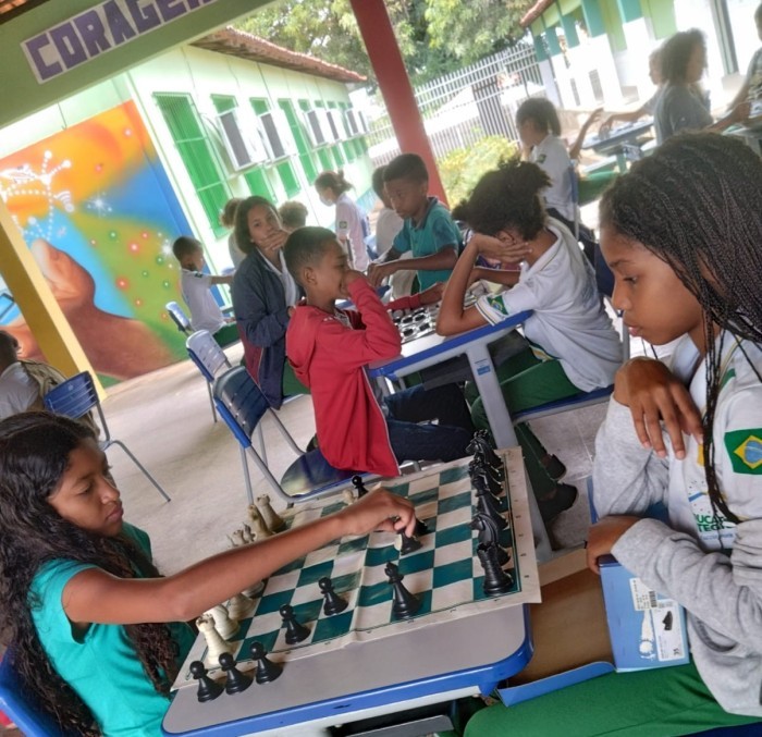 Em Floriano-PI, escola usa o xadrez para promover o raciocínio lógico dos estudantes
