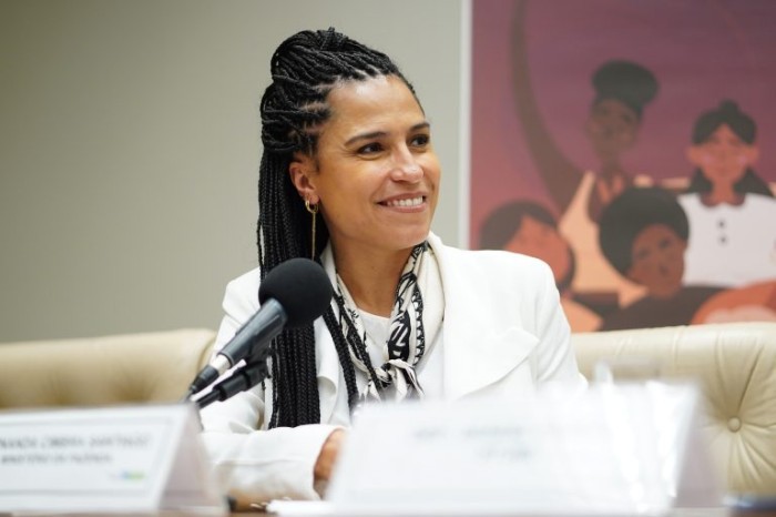 Fernanda Santiago: a pobreza no Brasil é feminina e de cor preta - (Foto: Pablo Valadares / Câmara dos Deputados)
