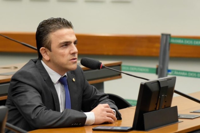 Deputado Aliel Machado, eleito presidente da Comissão do Idoso - (Foto: Alan Rones/Câmara dos Deputados)