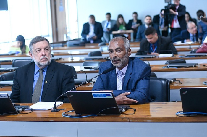 Projeto de Flávio Arns teve relatório favorável de Romário; texto segue para a análise da CAS - Geraldo Magela/Agência Senado