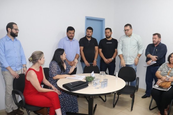 Prefeito Alan recebe representantes dos Professores de Apoio Pedagógico Educacional para esclarecimentos