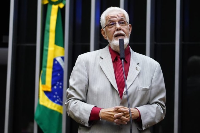 O autor da proposta, deputado Jorge Solla - (Foto: Pablo Valadares/Câmara dos Deputados)