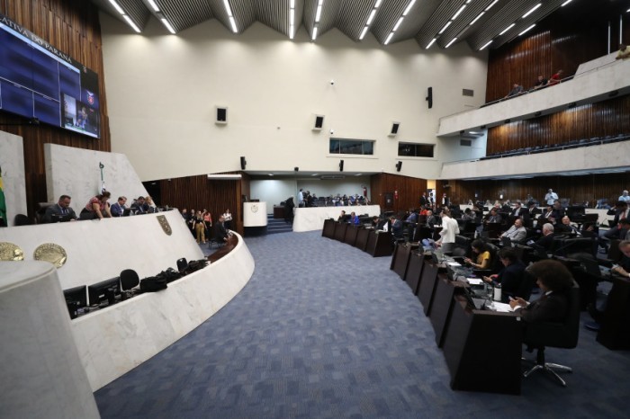 Com a dispensa de votação da redação final aprovada, o texto agora segue para sanção, ou veto, do Governo do Estado. / Créditos: Orlando Kissner/Alep