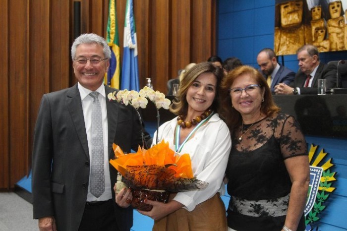 Deputado Hashioka homenageia grande expoente de Nova Andradina no Dia do Artesão