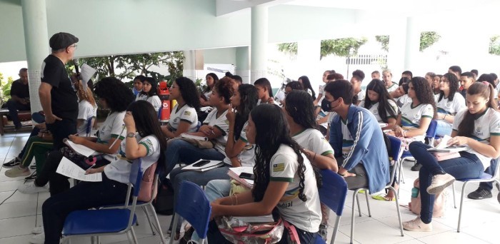 Escola João Clímaco prepara estudantes com o projeto “Pré-Enem não Tira Férias”