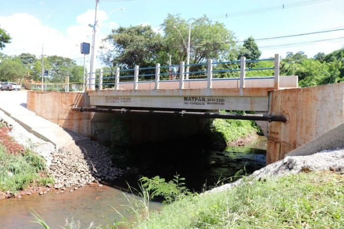 Depois de notificações, Sanesul entrega obra que soluciona problema de erosão na ponte da Hayel