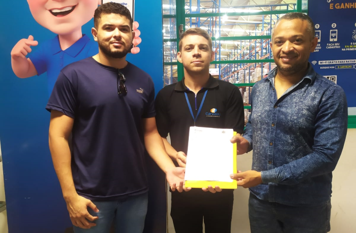 Empresa assina a contração de 43 alunos da educação profissional e tecnológica