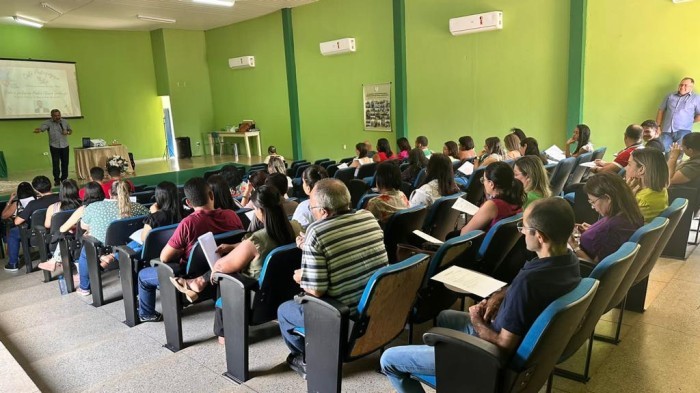 Escola em Paulistana desenvolve projeto para estimular a atuação dos professores