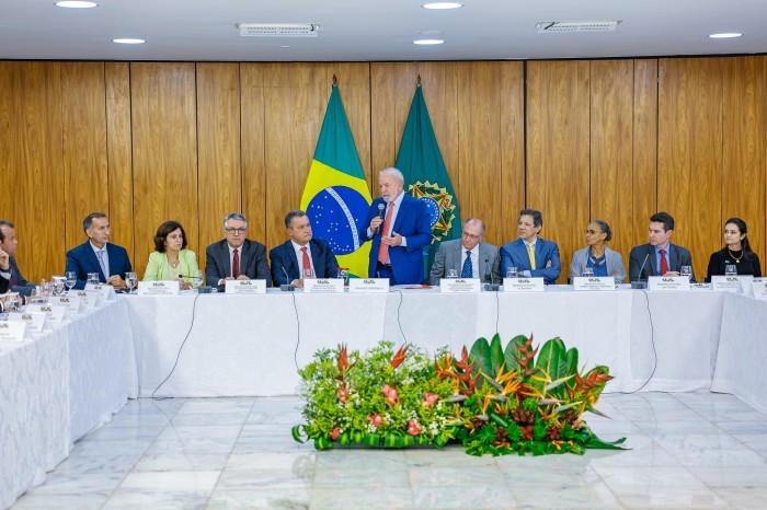 Diretora-presidente da ANA (à dir.) participa de solenidade para assinatura dos decretos nº 11.466/2023 e nº 11.467/2023 pelo presidente da República - Foto: Ricardo Stuckert/PR