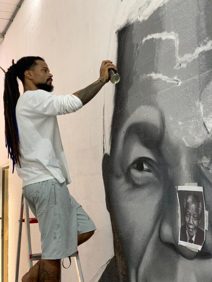 Projeto leva arte do grafite para escola do sistema prisional