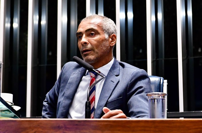 Romário propôs criação da comenda para homenagear Pelé e incentivar atletas brasileiros - Waldemir Barreto/Agência Senado