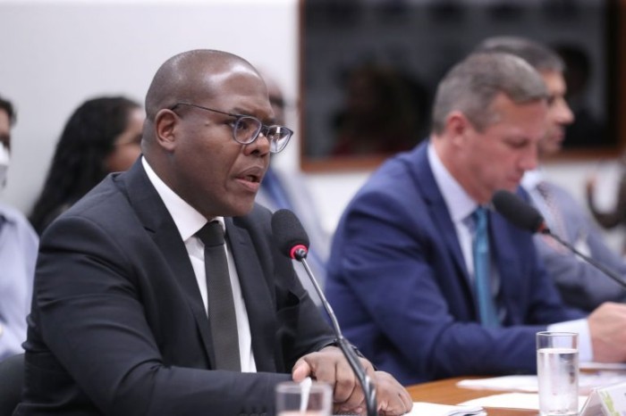 Sílvio Almeida: opinião está baseada em ampla literatura e experiências internacionais - (Foto: Bruno Spada/Câmara dos Deputados)