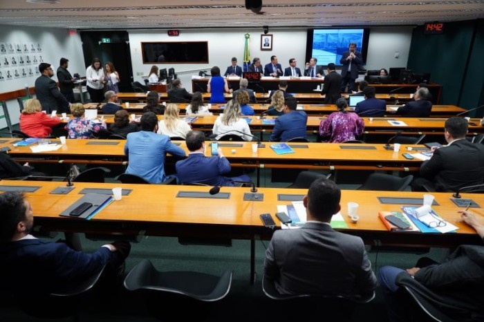 Audiência na Câmara para debater taxa de juros e impacto na dívida pública - (Foto: Pablo Valadares / Câmara dos Deputados)