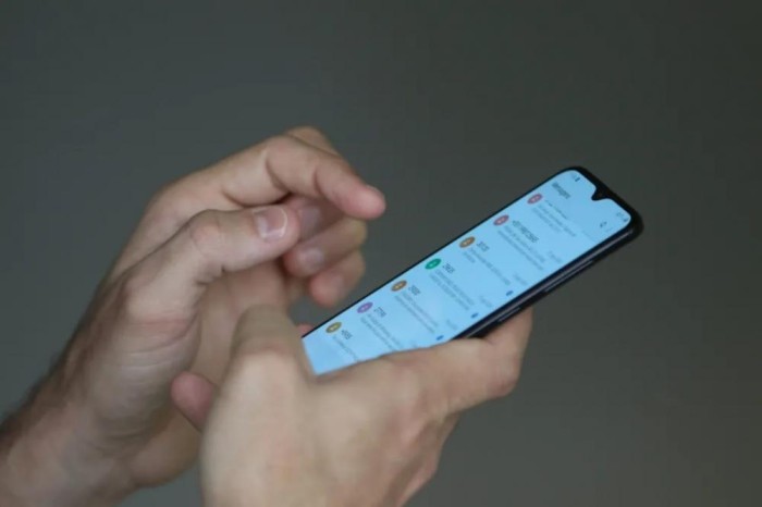 No WhatsApp, Disque 100 vai receber denúncia de ataque a escolas