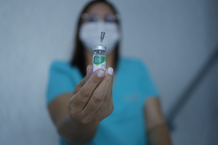 Quase 300 doses contra influenza e covid-19 foram aplicadas no Dia D de Vacinação