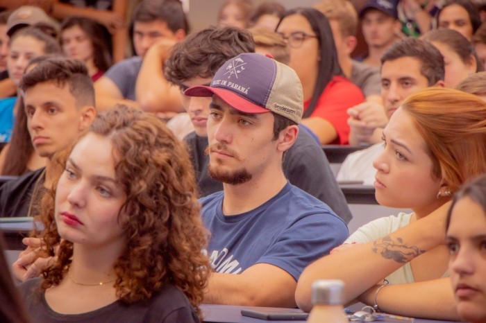 Pioneiro do intercâmbio internacional palestra na UEPG