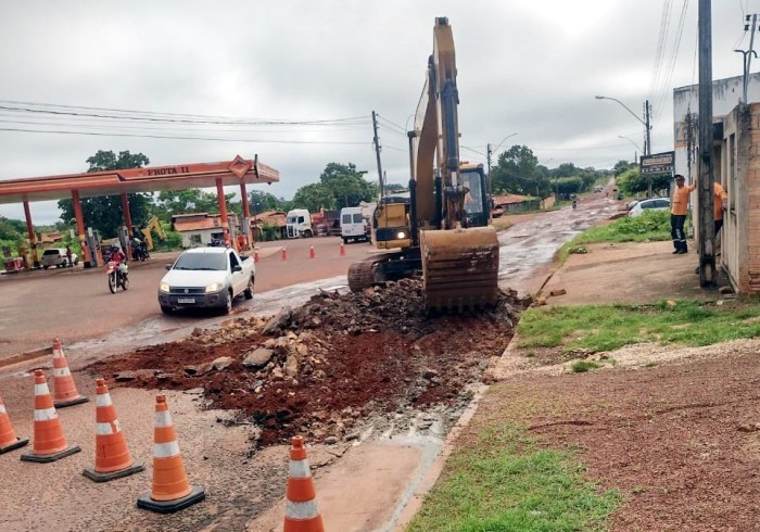DER intensifica obras restauração da PI-113 na zona urbana de José de Freitas