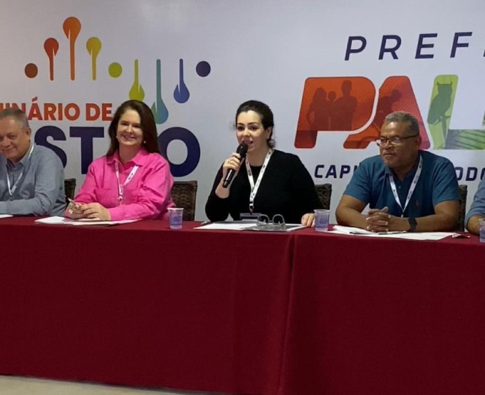 Prefeita de Palmas reúne secretários municipais durante Seminário de Gestão