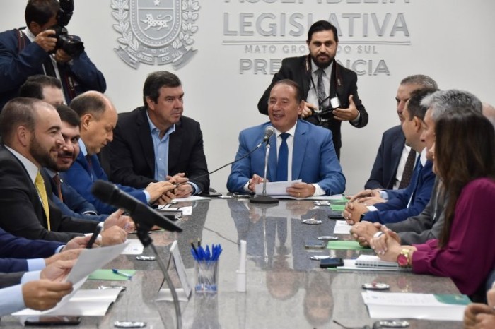 Com R$ 48 milhões em emendas, deputados garantem benefícios aos municípios