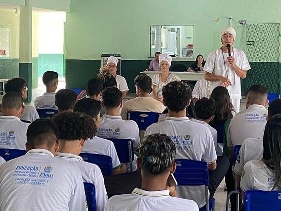 Ceti Modestina Bezerra realiza roda de conversa sobre intolerância religiosa