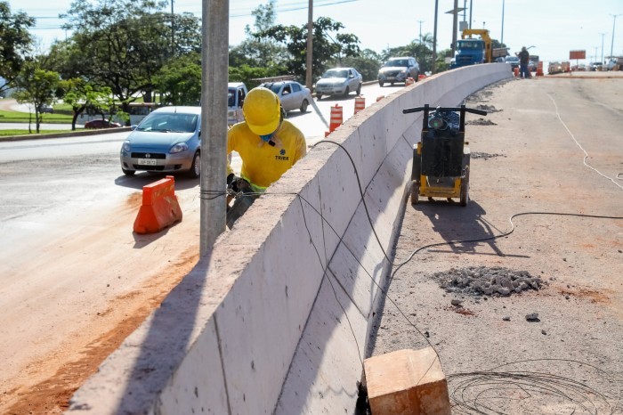 Finalizada instalação das muretas na entrada norte do Túnel de Taguatinga